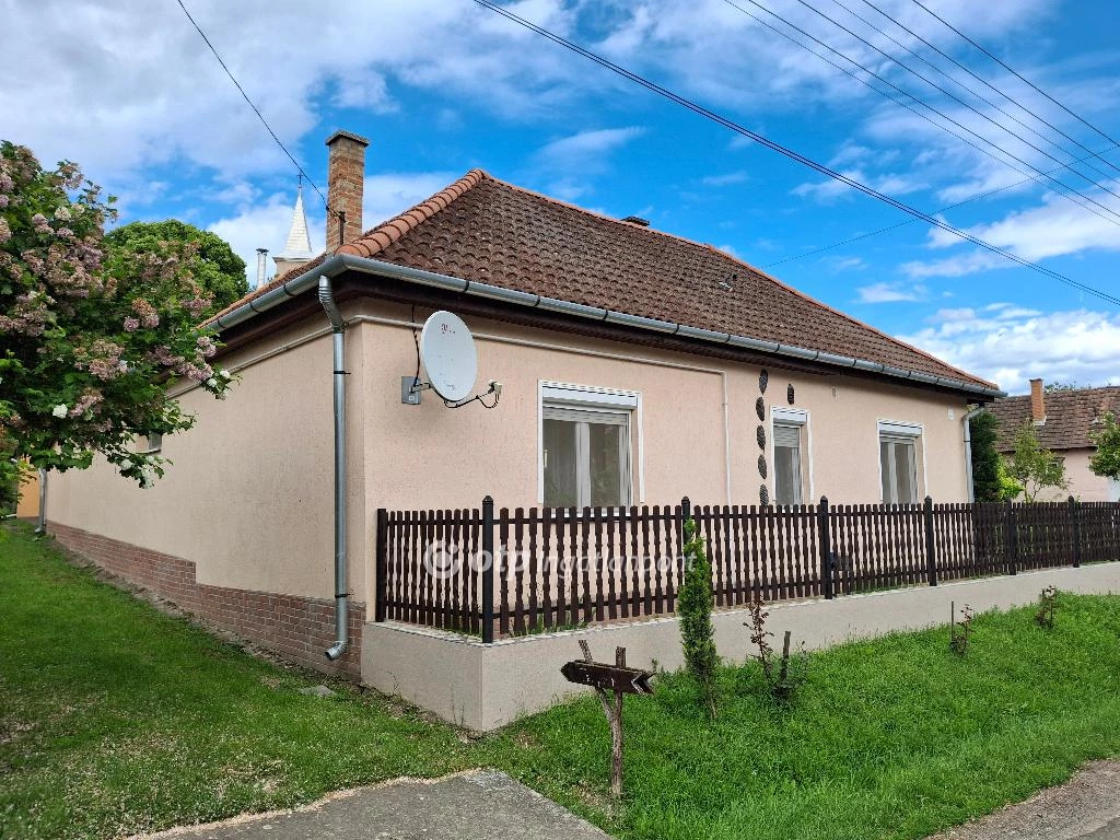 Eladó családi ház, Cserháthaláp, Csendes