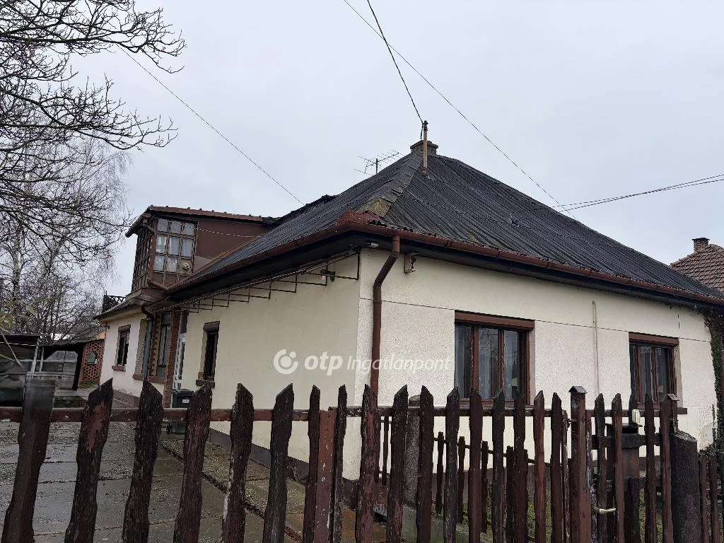 Eladó családi ház, Dejtár, csendes