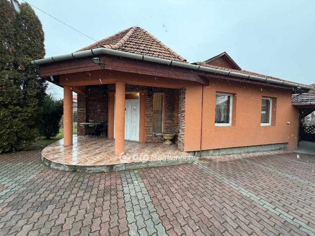 Eladó családi ház, Bátonyterenye, Mellékutca