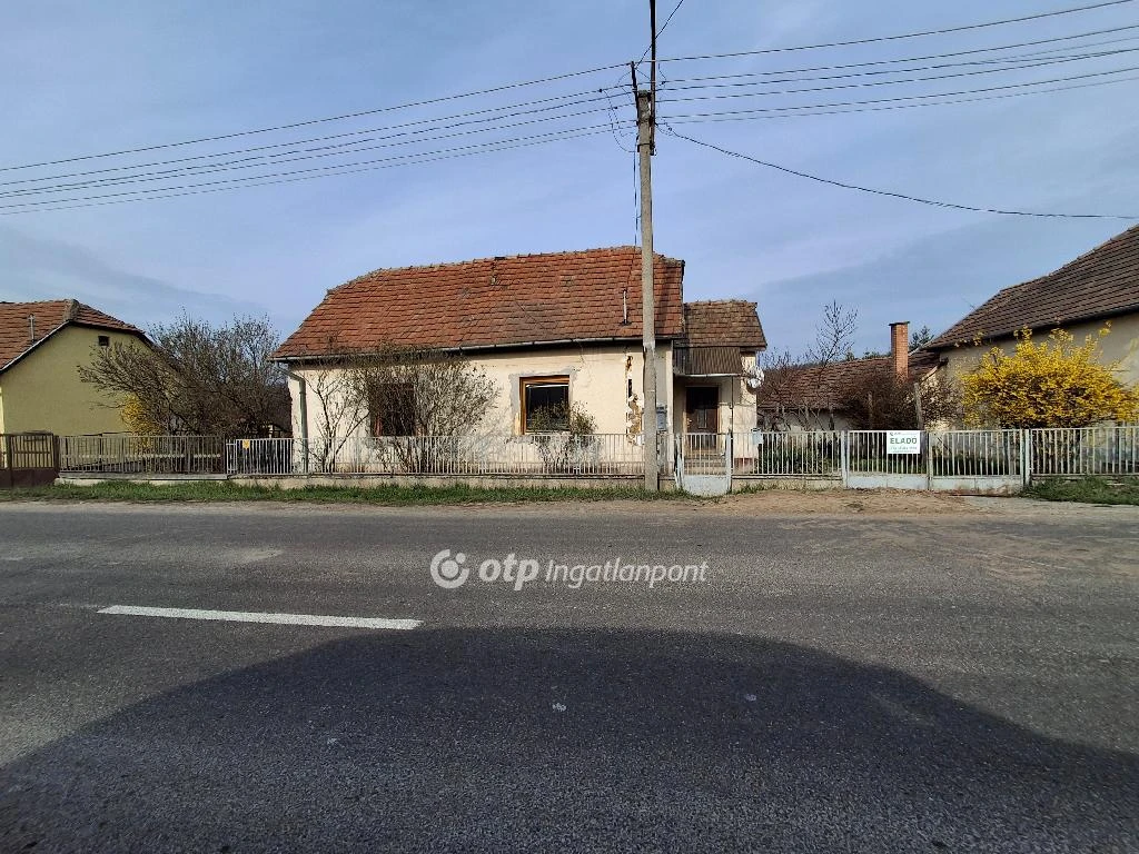 Eladó családi ház, Nagylóc, Csendes