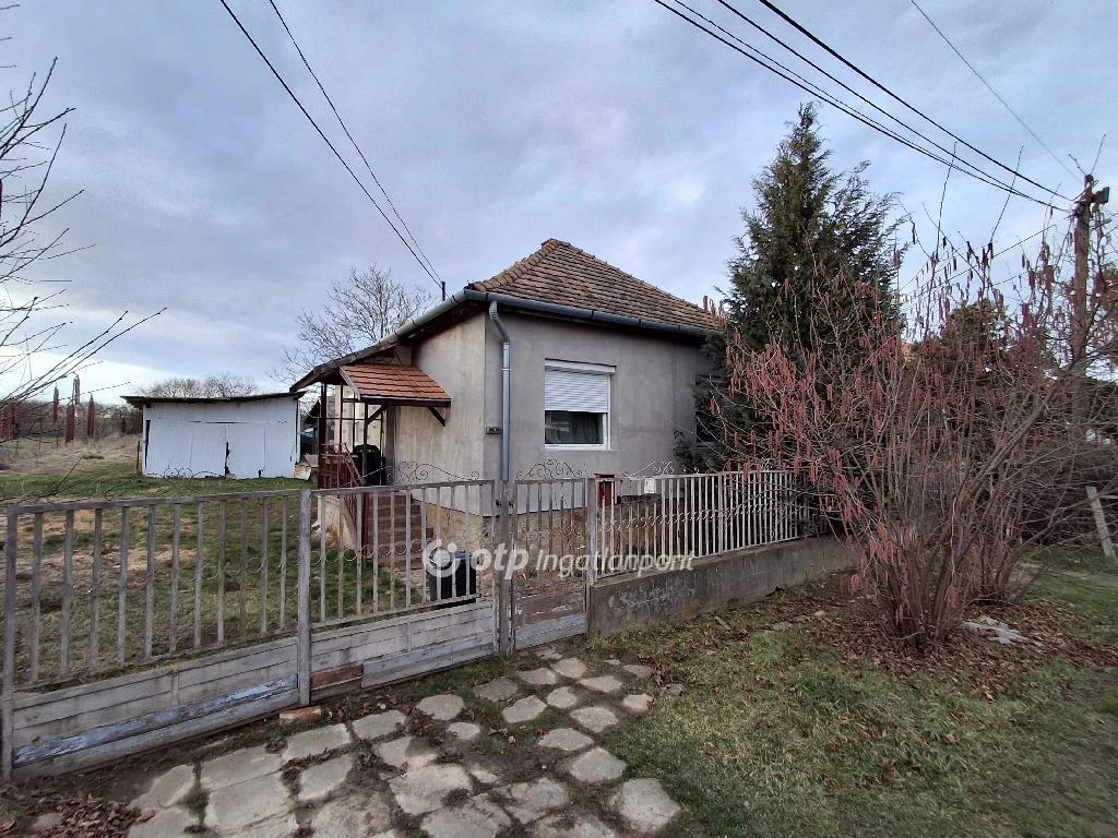 Eladó családi ház, Mohora, Csendes