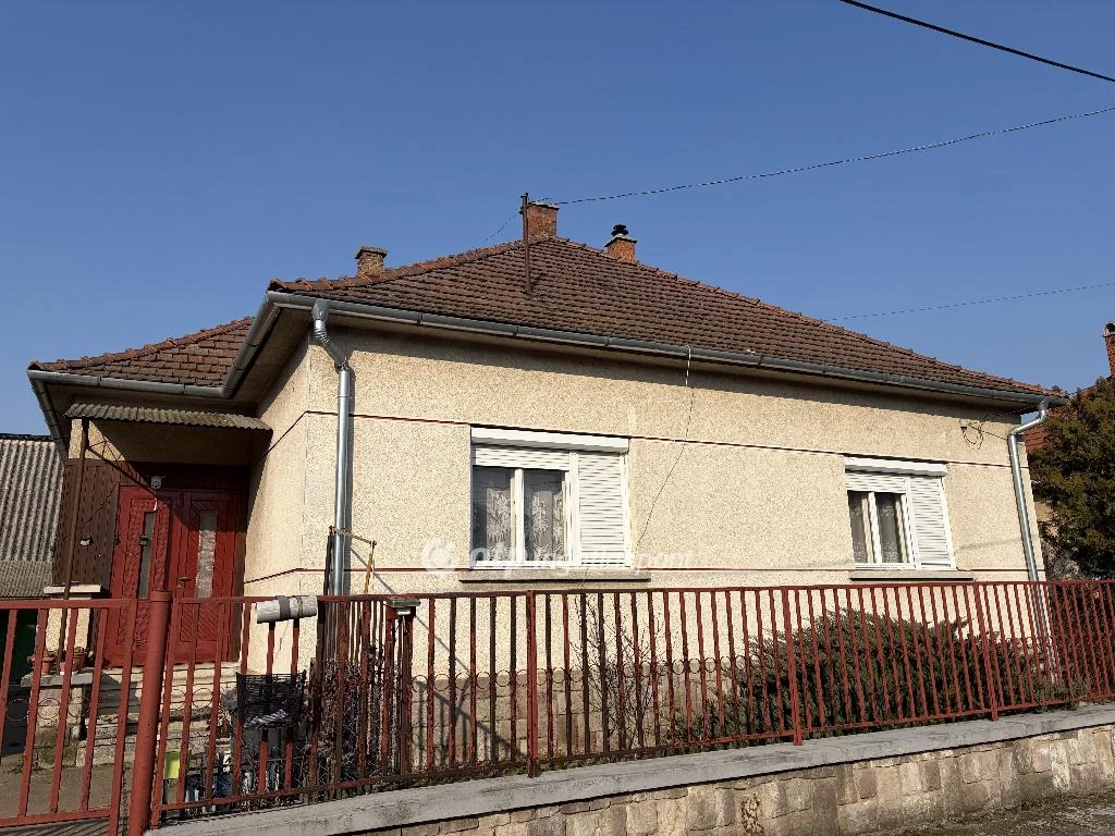 Eladó családi ház, Balassagyarmat, csendes