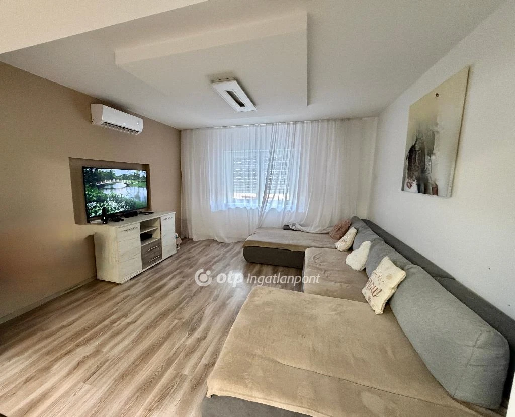 Eladó családi ház, Szécsény, Fő ut