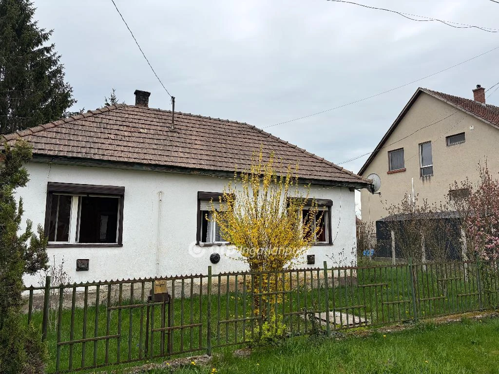 c3-1-name c2-1-name, Szügy, csendes