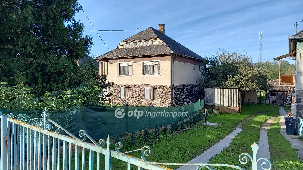 Eladó családi ház, Salgótarján, Zagyvaróna