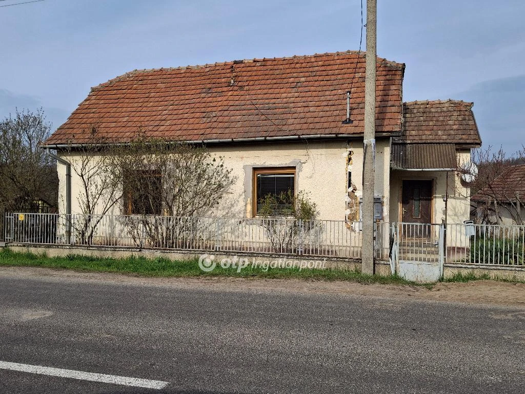 Eladó családi ház, Nagylóc, Csendes