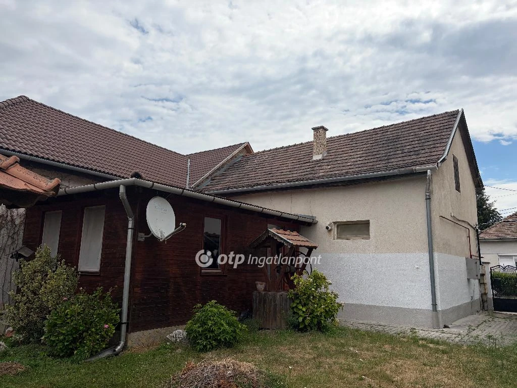 Eladó családi ház, Balassagyarmat, Frekventált
