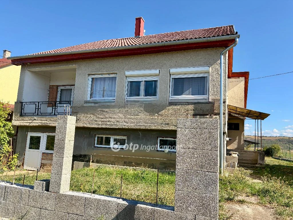 Eladó családi ház, Szécsény, Mellékutca