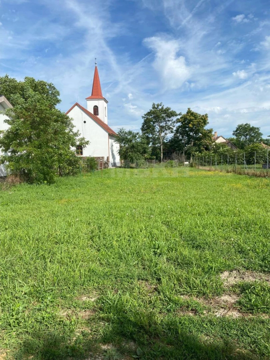 Építési telek eladó Péren