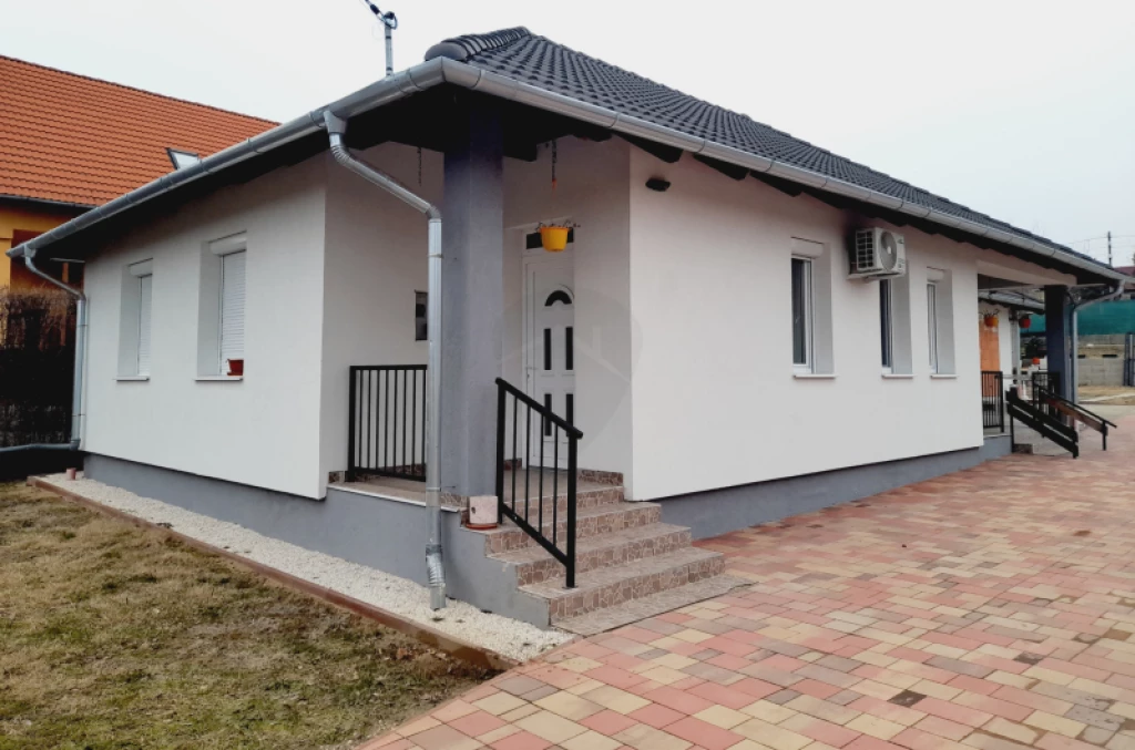 For sale house, Erdőkertes