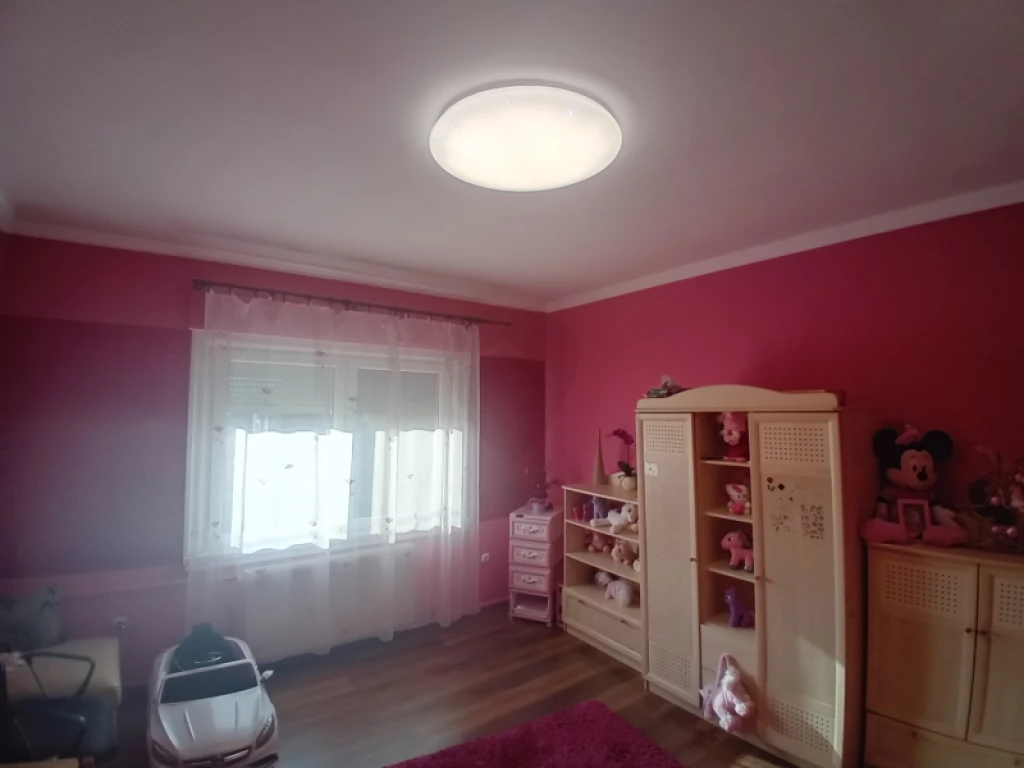 Eladó családi ház, Besenyőtelek