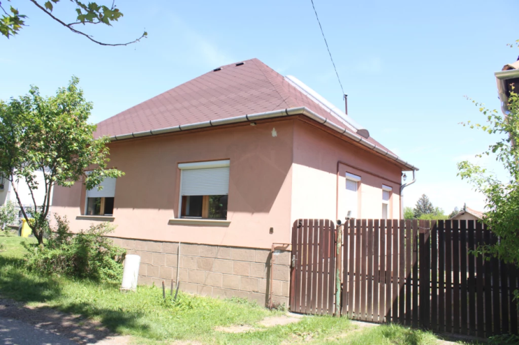 Eladó családi ház, Novaj