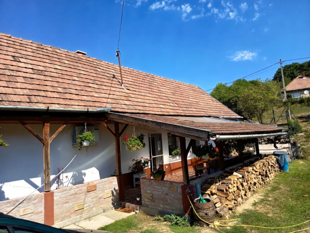 Eladó családi ház, Acsa
