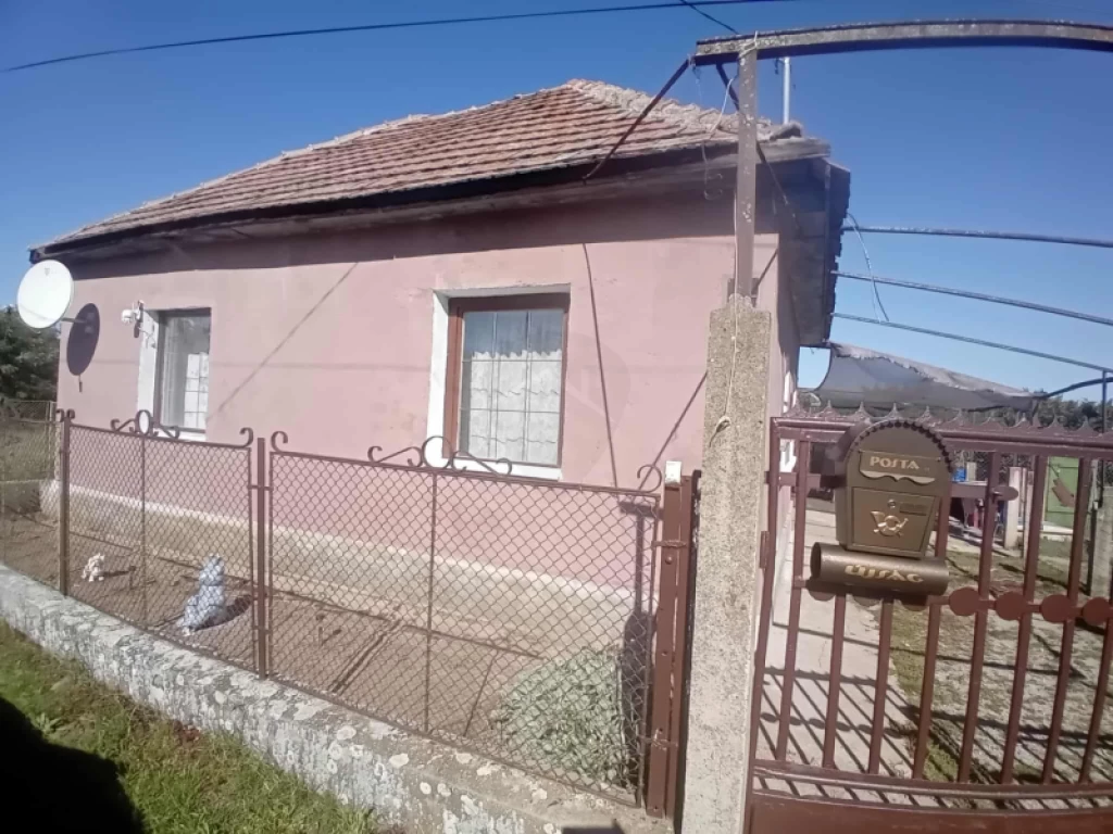 Eladó családi ház, Erdőtelek