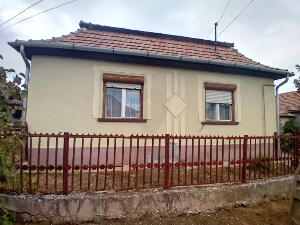 Eladó családi ház, Szűcsi
