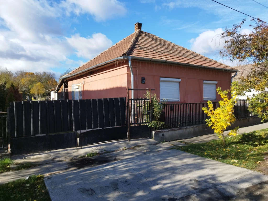 c3-1-name c2-1-name, Egyházasdengeleg