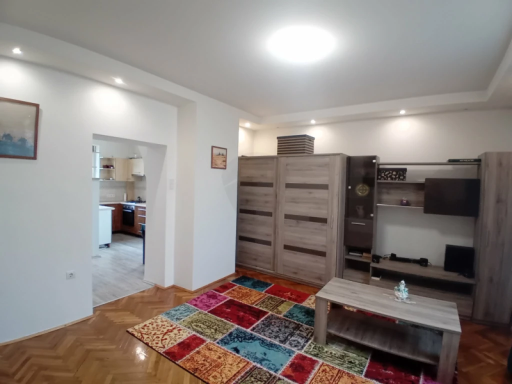 Eladó téglalakás, Petőfibánya