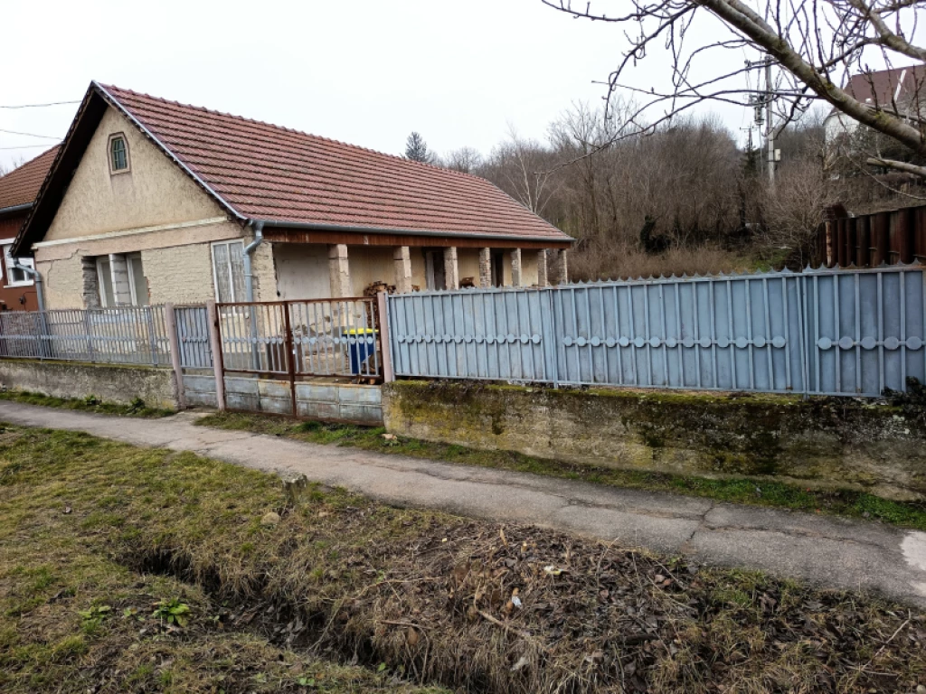 Eladó családi ház, Ecséd