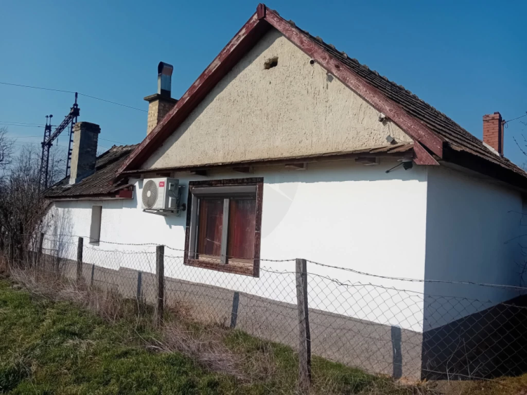 Eladó családi ház, Jászfényszaru