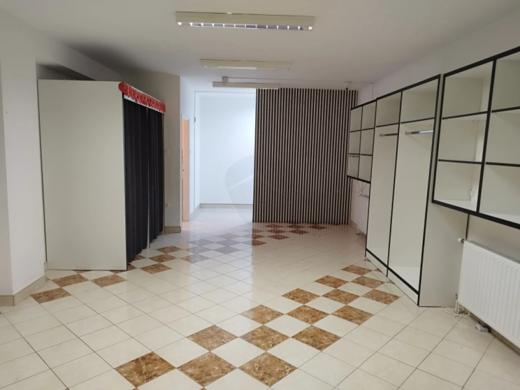 Kiadó iroda, irodaház, Hatvan