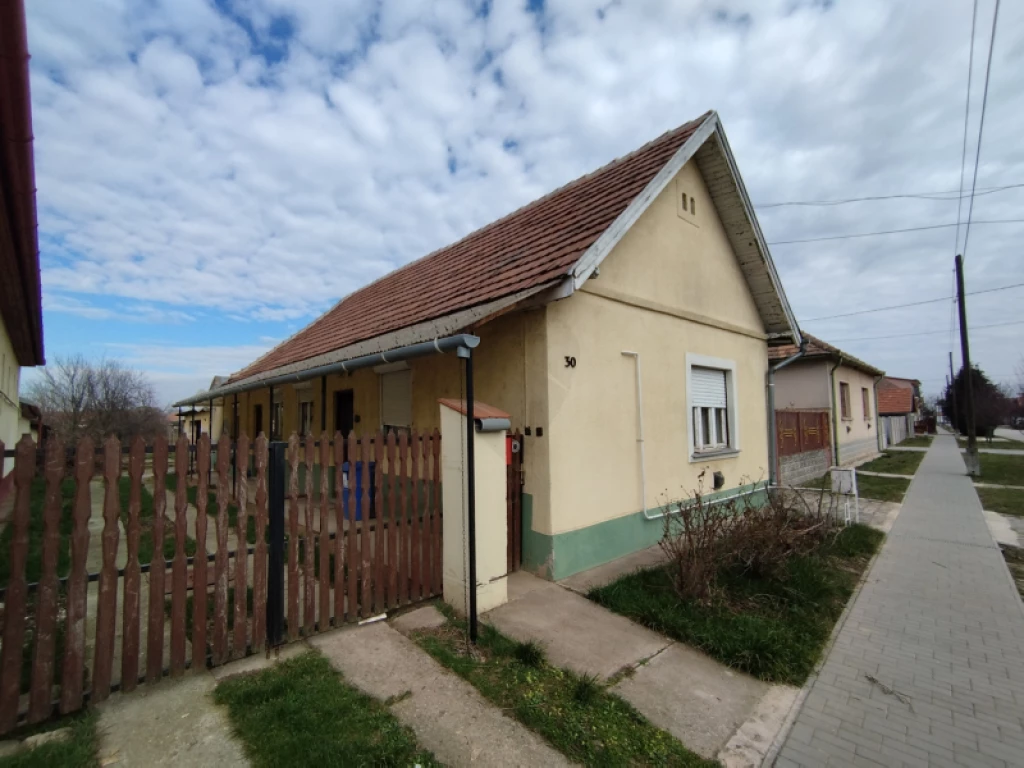 Eladó családi ház, Kartal