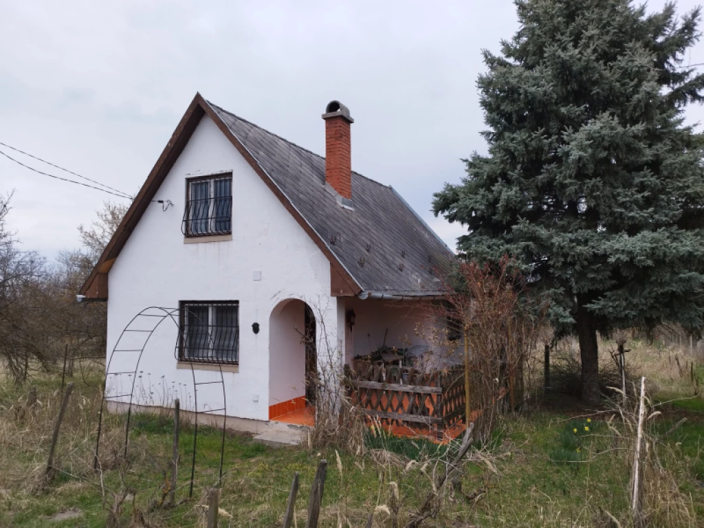 Eladó üdülő, nyaraló, Hatvan