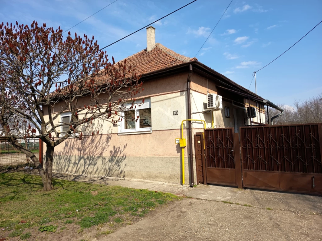 Eladó családi ház, Hatvan