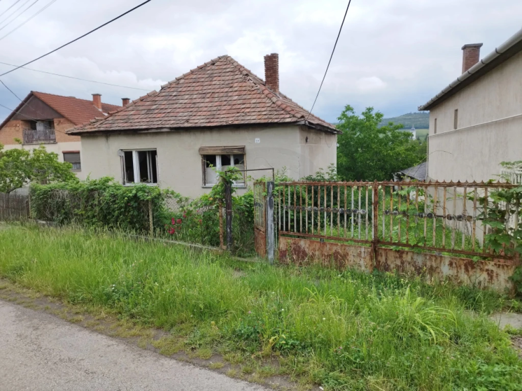 Eladó családi ház, Szűcsi