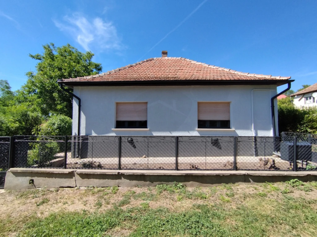 Eladó családi ház, Ecséd