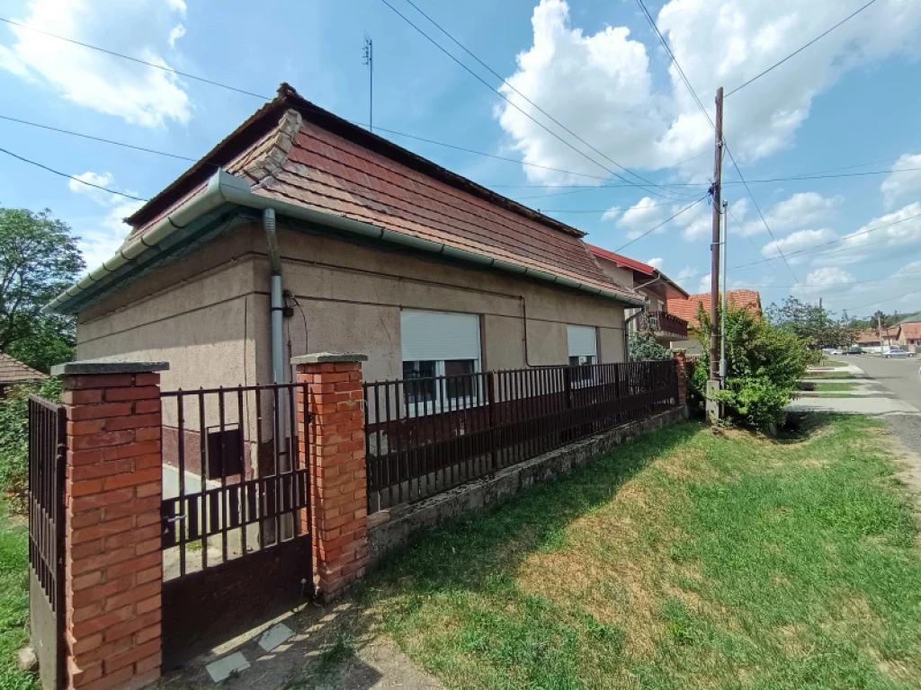 Eladó családi ház, Ecséd