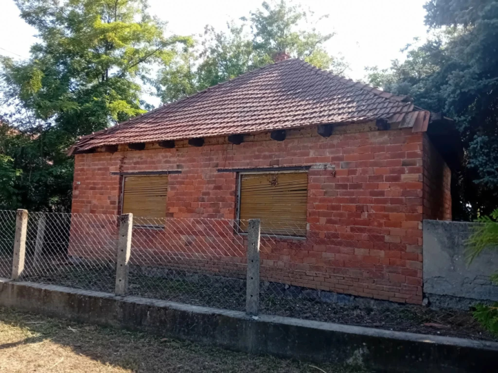 Eladó családi ház, Hort