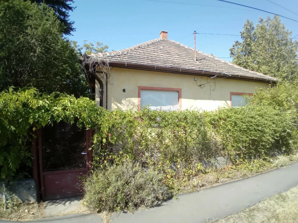 Eladó családi ház, Lőrinci