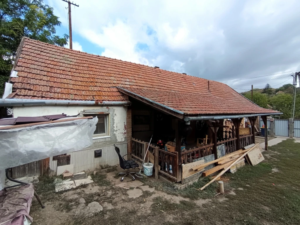 Eladó családi ház, Ecséd