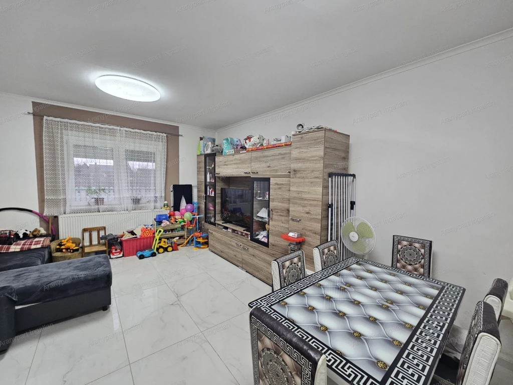 For sale house, Gönyű