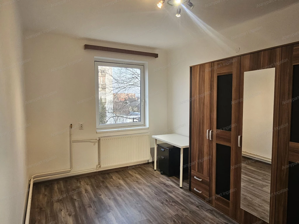 For sale brick flat, Győr, Gyárváros