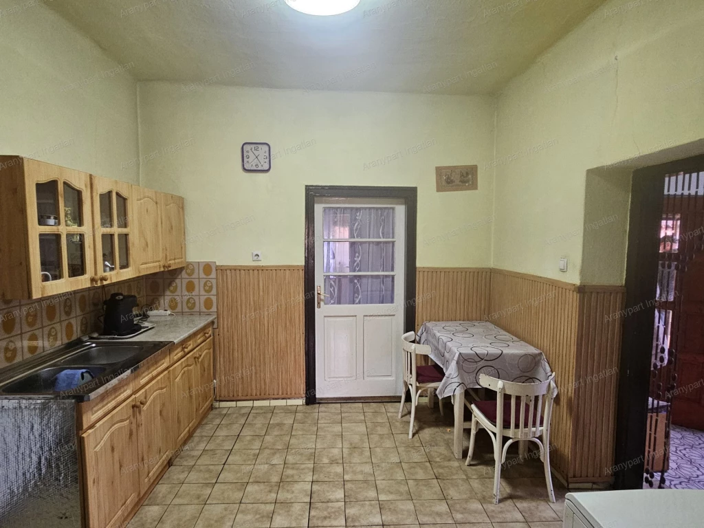 For sale house, Bőny, Szőlőhegy