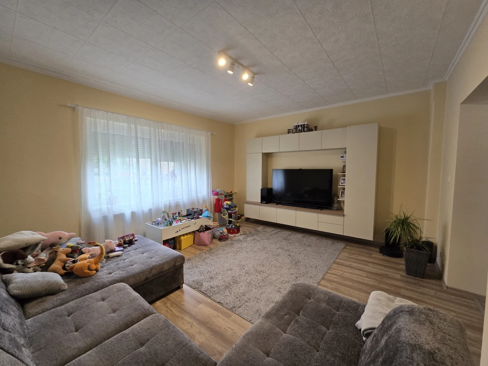 Eladó családi ház, Öttevény