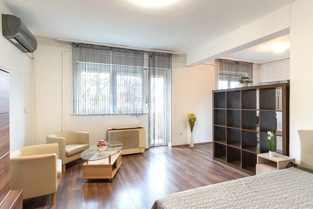 c3-1-name c2-19-name, Miskolc, Selyemrét utca