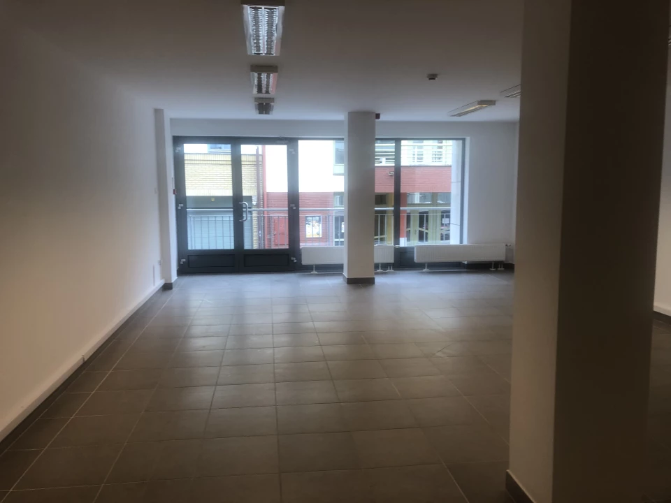 Kiadó üzlet, Kecskemét