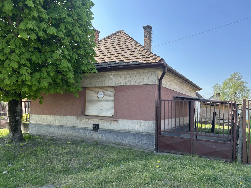 Eladó családi ház, Lajosmizse