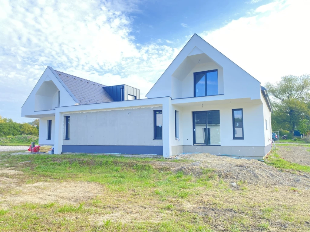 For sale semi-detached house, Vonyarcvashegy