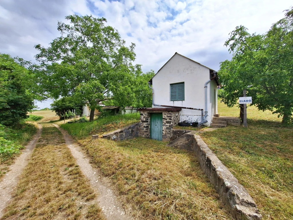 Eladó Nyaraló, Somlószőlős 5.900.000 Ft