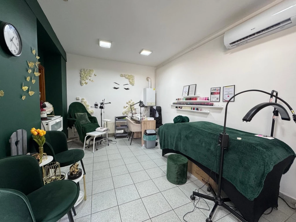 Eladó Üzlethelyiség, Hévíz 32.000.000 Ft