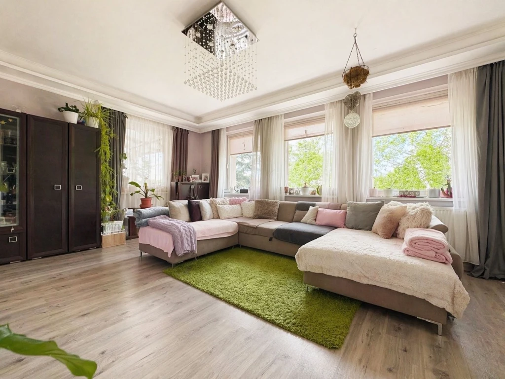 c3-1-name c2-1-name, Vonyarcvashegy, Horváth László