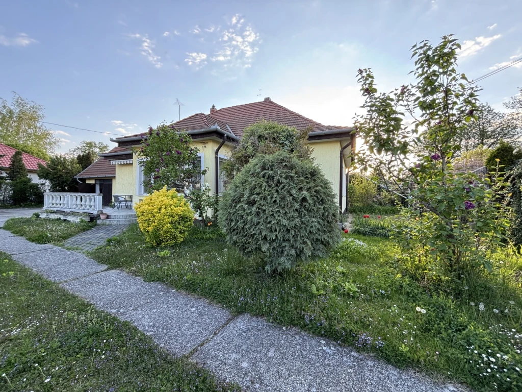 c3-1-name c2-1-name, Balatonmáriafürdő