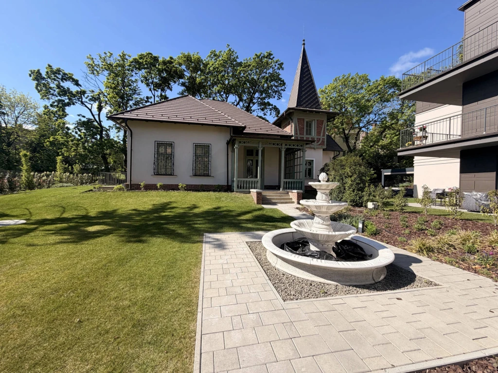 Exkluzív villa Budapest II. kerületének egyik legpatinásabb zöldövezetében