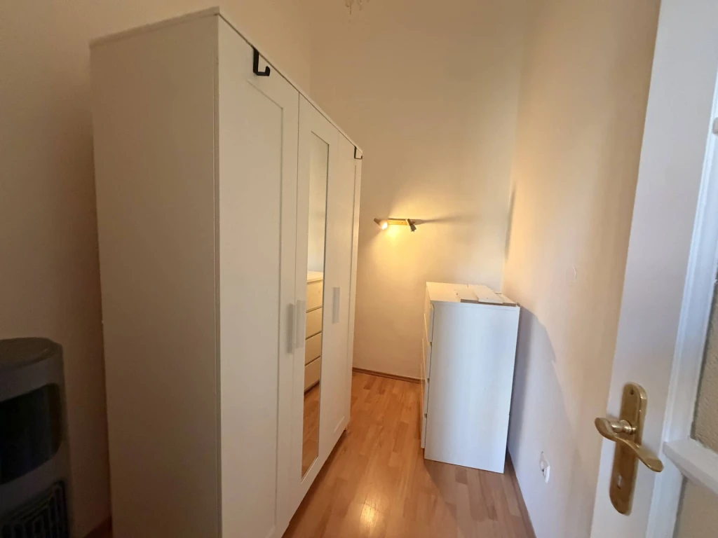 ELADÓ VILÁGOS, HANGULATOS 1+FÉL SZOBÁS LAKÁS AZ ALMÁSSY TÉREN – KIVÁLÓ LOKÁCIÓVAL!