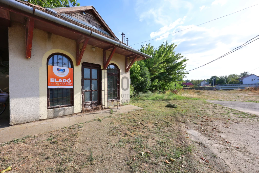 Eladó egyéb kereskedelmi-ipari, Pincehely, Pincehely