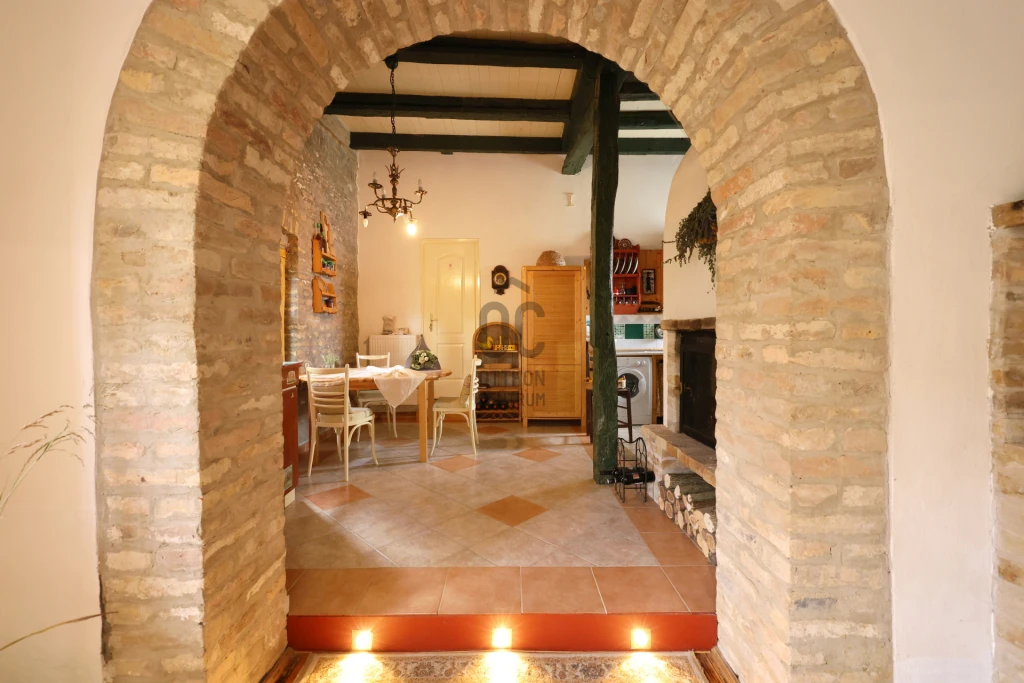 Eladó hotel, panzió, Szakadát, Szakadát