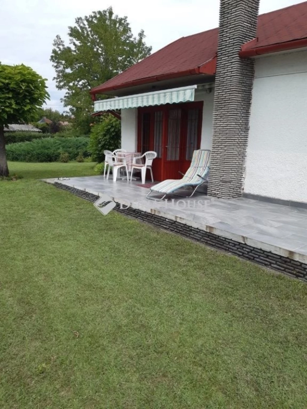 Felújított Balatonfenyvesi nyaraló